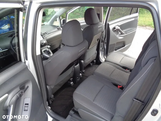 Toyota Verso 1.8 Prestige 7os EU6 - 12