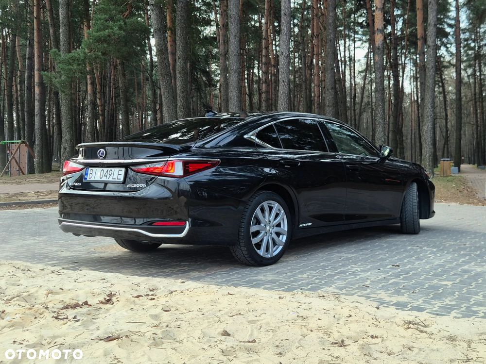 Lexus ES 300h Executive Line - 6