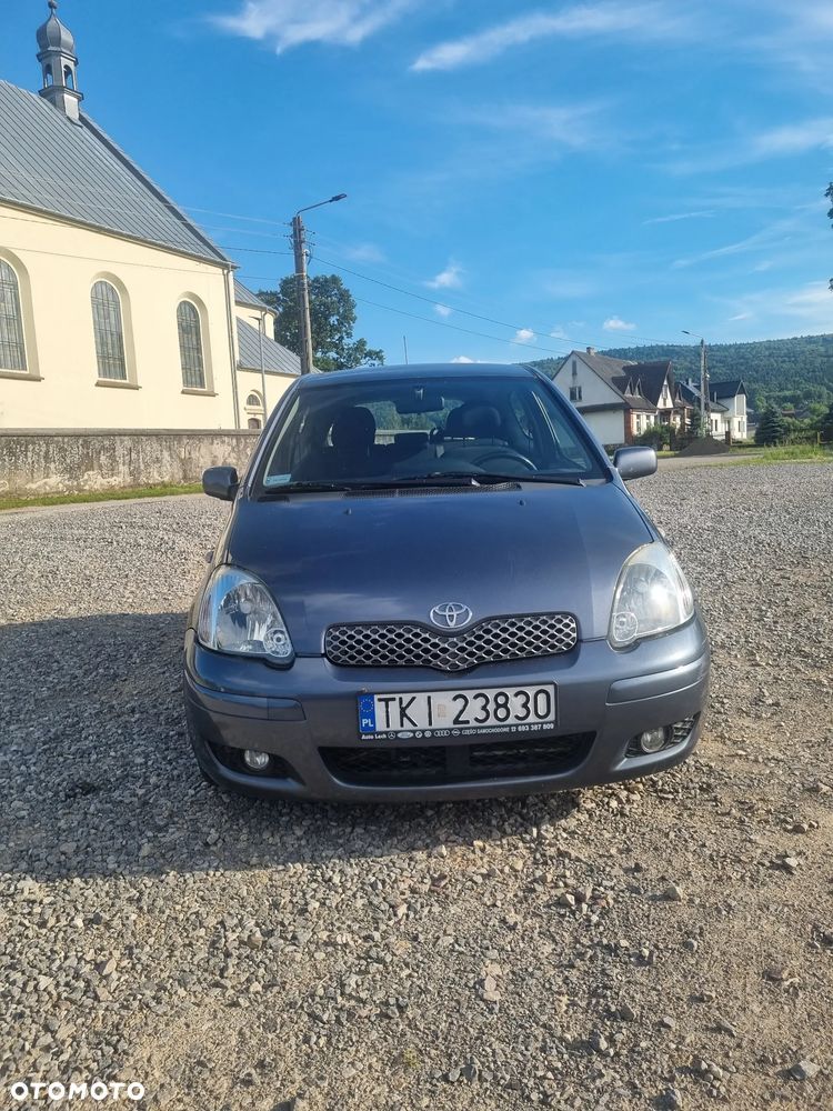 Toyota Yaris 1.4 D-4D Base - 5