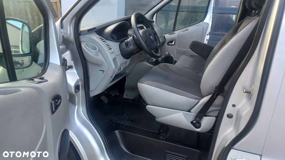 Opel Vivaro L2H1 2.9t - 11
