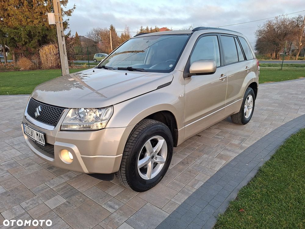 Suzuki Grand Vitara 2.0 De luxe - 28
