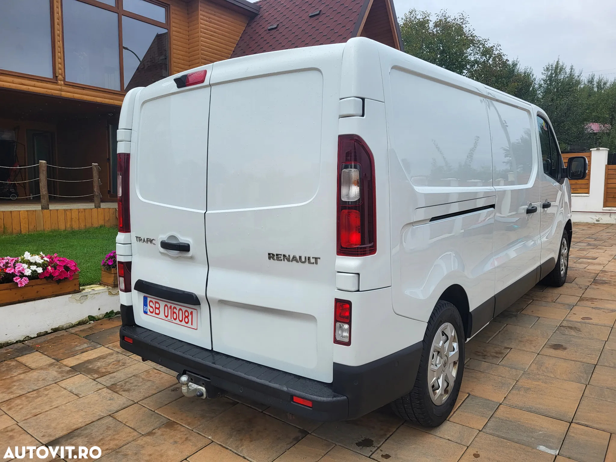 Renault Trafic 2.0 Blue dCi 130 Furgon Cabina Dubla L2H1 - 5