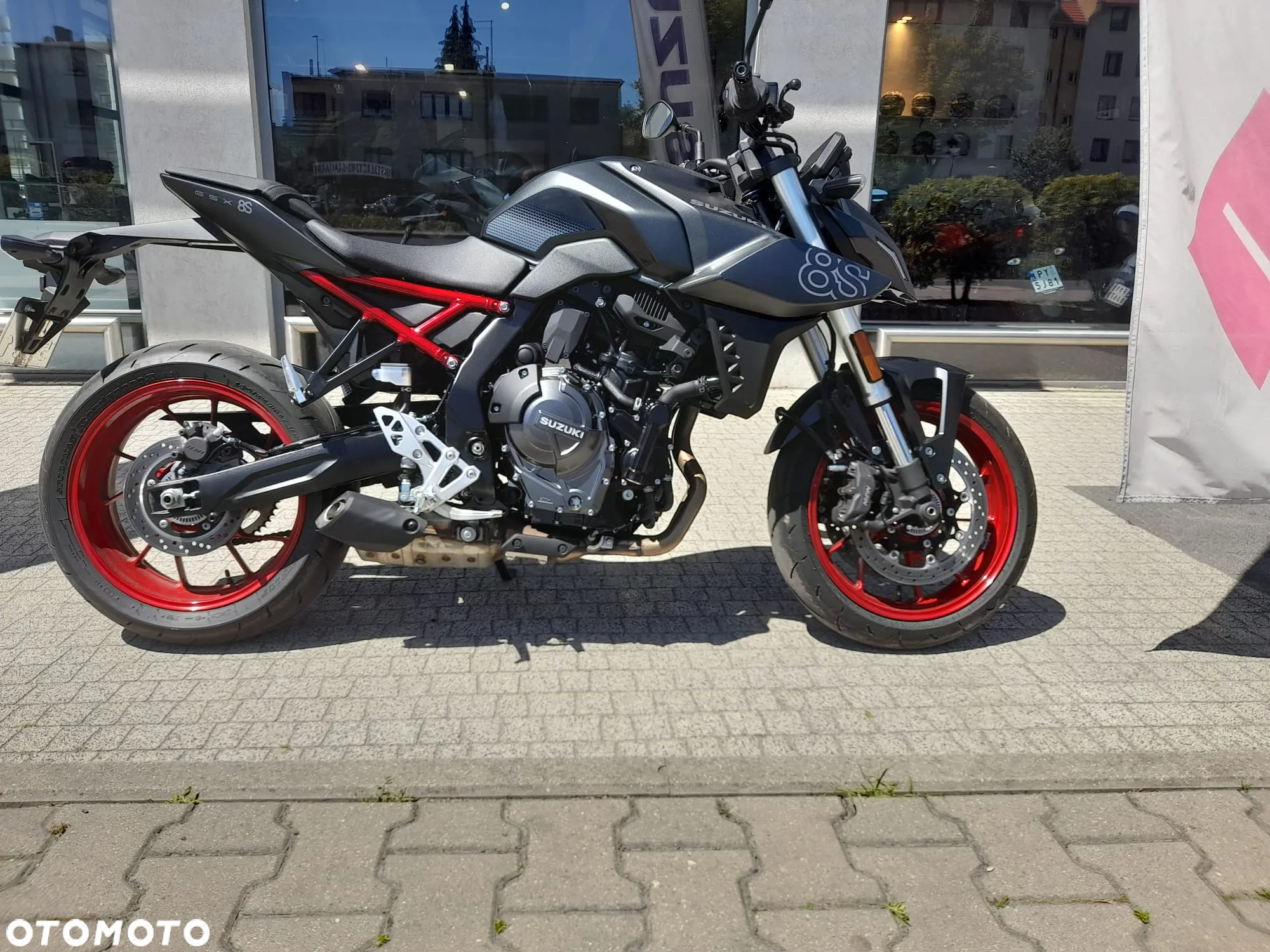 Suzuki GSX - 8