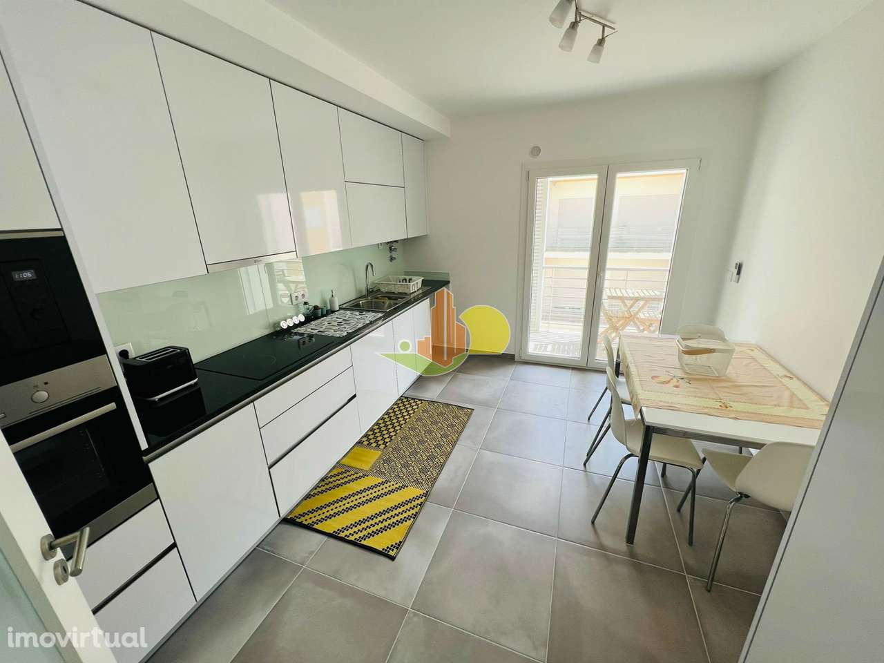 T2 c/ Garagem - Condomínio c/ Piscina - Grande imagem: 3/30