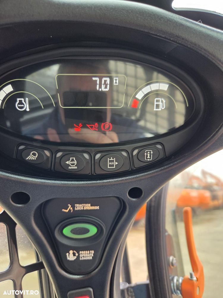 Bobcat PE SENILE, NOU, SUPER PROMOTIE 46900 EUR+Tva, furci, cupa multifuncitonala 4x1, ridica 717kg, masa operationala 3t, motor Bobcat 41kW, cabina inchisa, inst hidr suplimentara, posibilitate leasing 5 ani-PROMOTIE 46900 EUR+Tva - 14