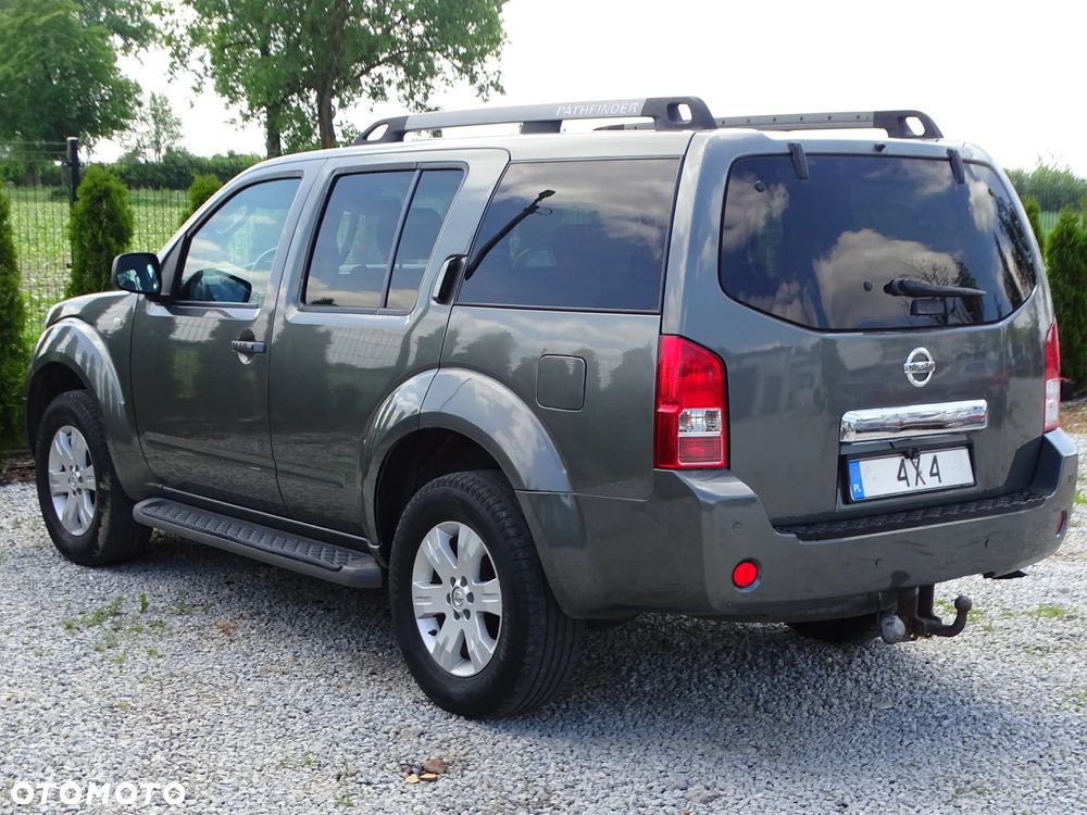 Nissan Pathfinder 2.5 DCi Elegance + - 23