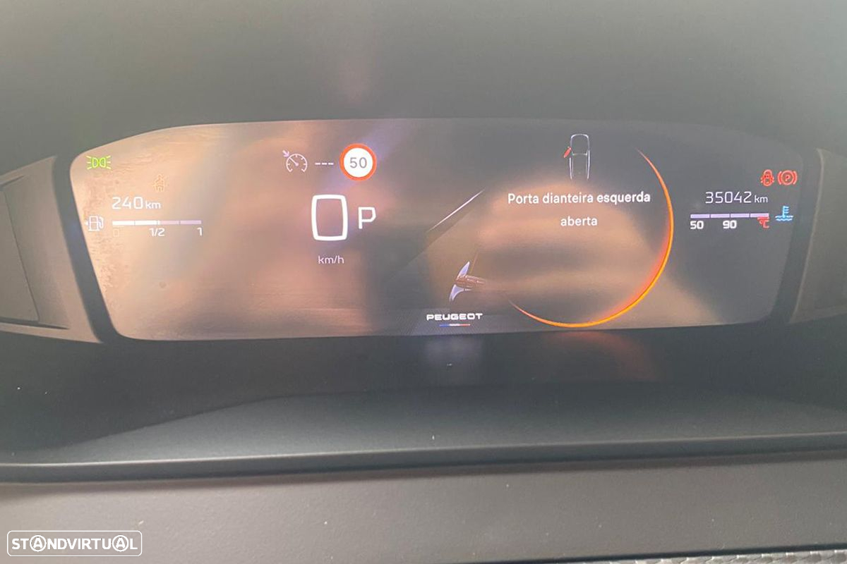 Peugeot 2008 1.2 PureTech Allure EAT8 - 10