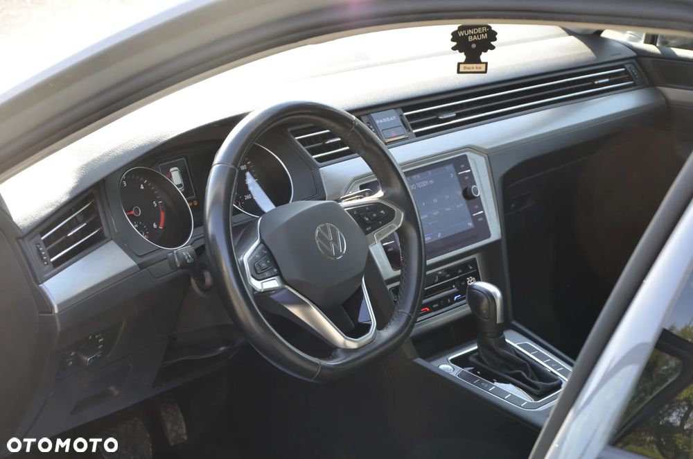 Volkswagen Passat - 21
