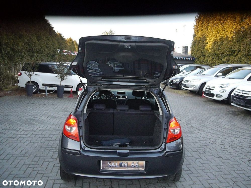 Renault Clio 1.5 dCi Privilege - 12