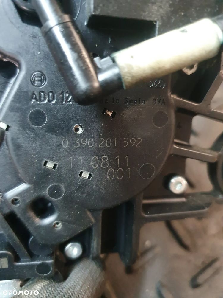 SILNICZEK WYCIERACZKI TYŁ VW PASSAT B5 0390201592 POSIADAM 4 SZT - 9
