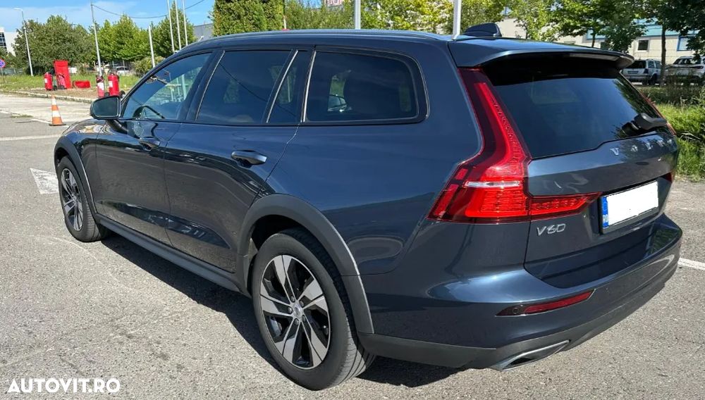 Volvo V60 Cross Country B4 D AWD Geartronic Pro - 2