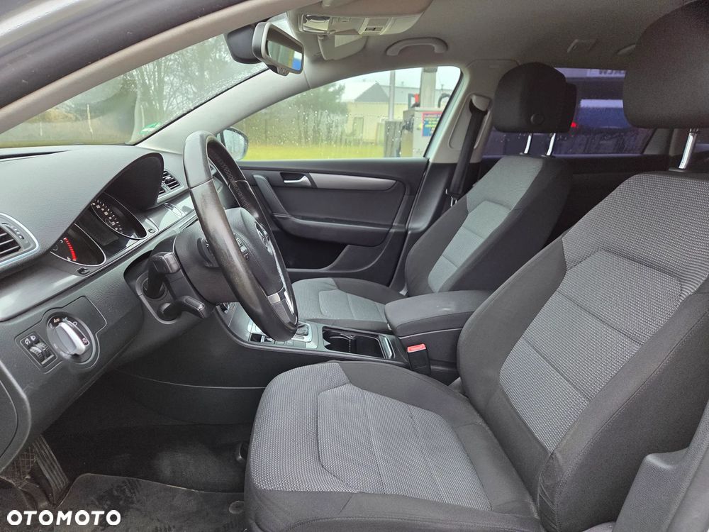 Volkswagen Passat ver-2-0-tdi-trendline-dsg - 11