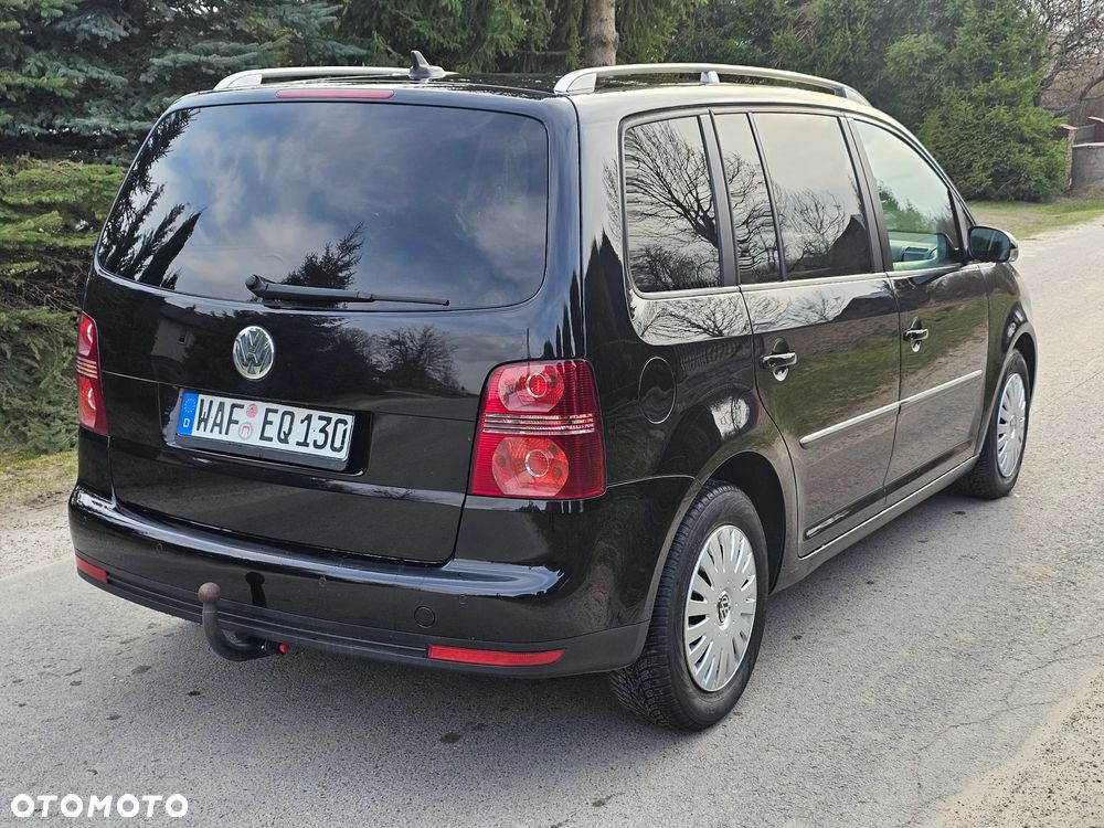 Volkswagen Touran 2.0 TDI DPF Highline - 3