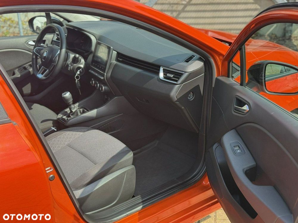 Renault Clio - 8
