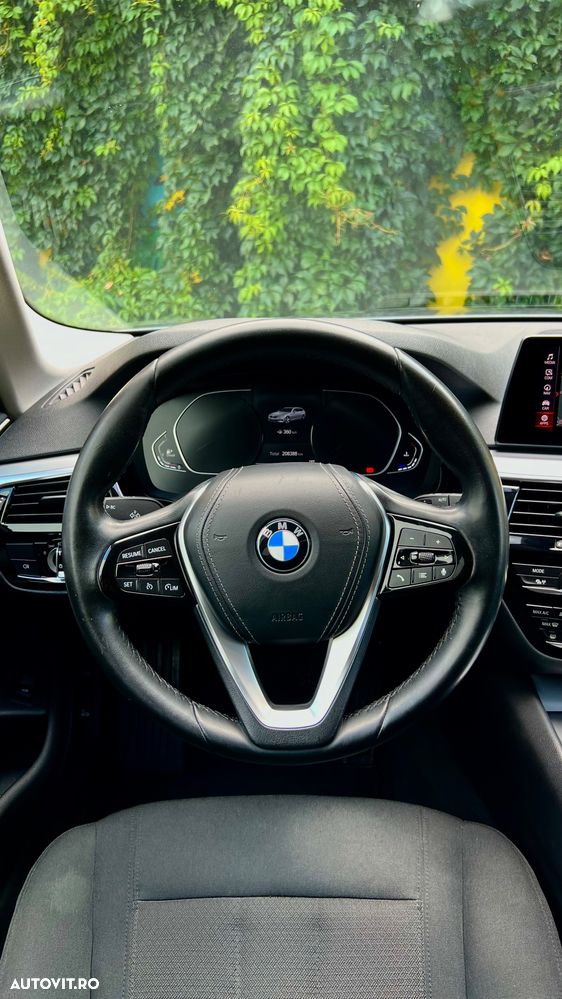 BMW Seria 5 520d Touring Aut. Sport Line - 7