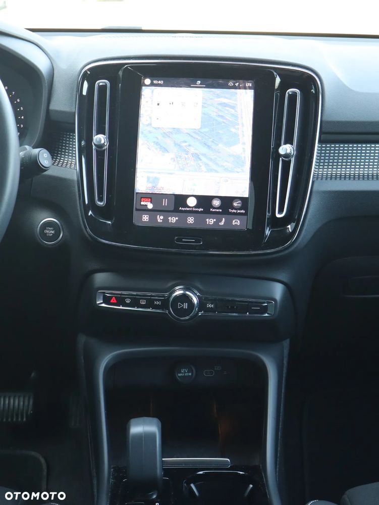 Volvo XC 40 B4 Plus Dark - 13