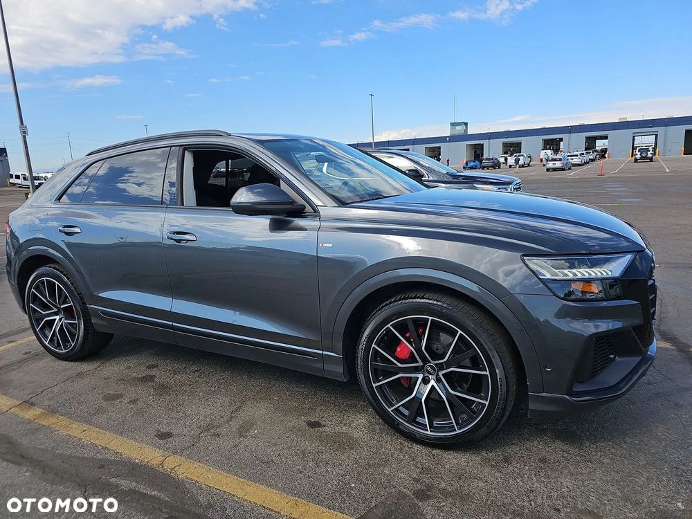 Audi Q8 55 TFSI quattro tiptronic