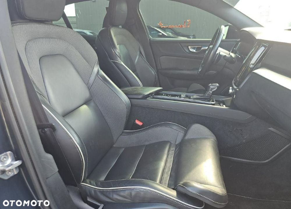 Volvo S60 T6 AWD R-Design - 9