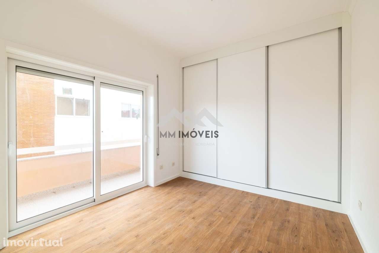 Apartamento T3 | Aguas Santas | Renovado | 3 Frentes | Varandas | Gara - Grande imagem: 4/52