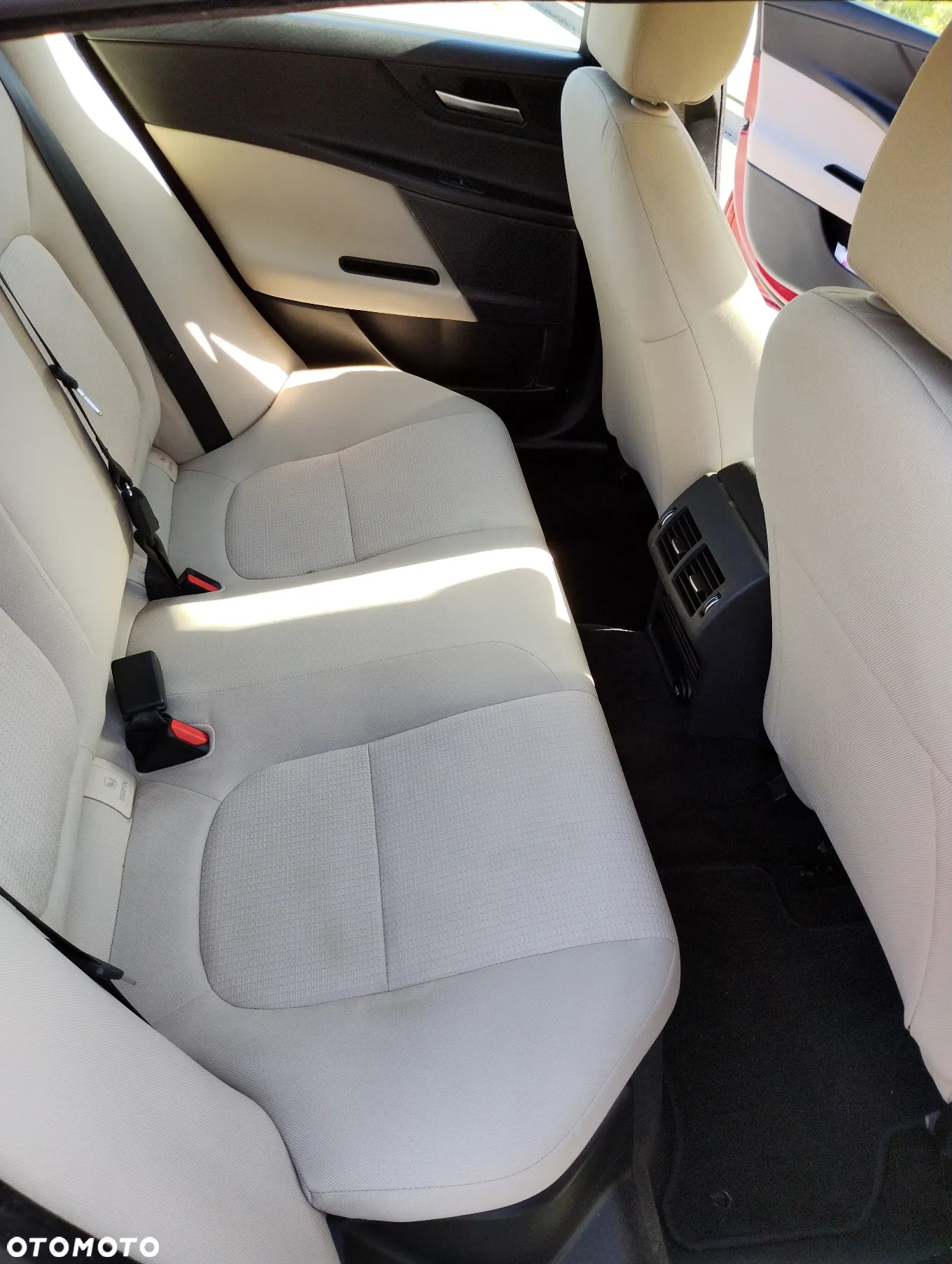 Jaguar XE 2.0 D Pure - 9