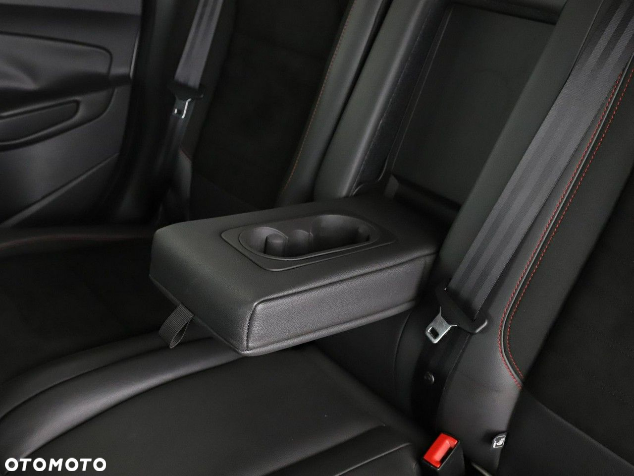 Ford Kuga 1.5 EcoBlue FWD ST-Line - 36