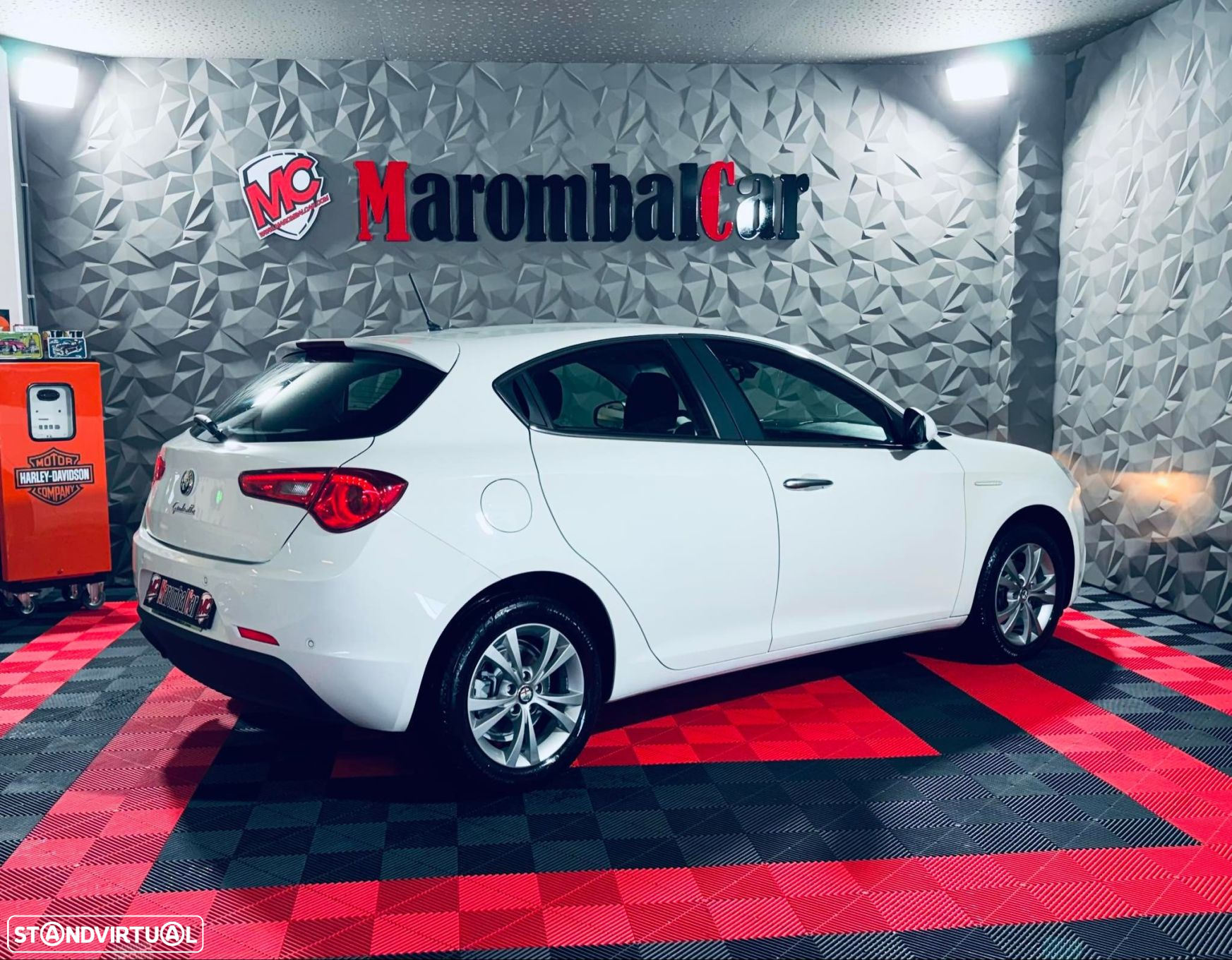 Alfa Romeo Giulietta 1.6 JTDm Distinctive - 9