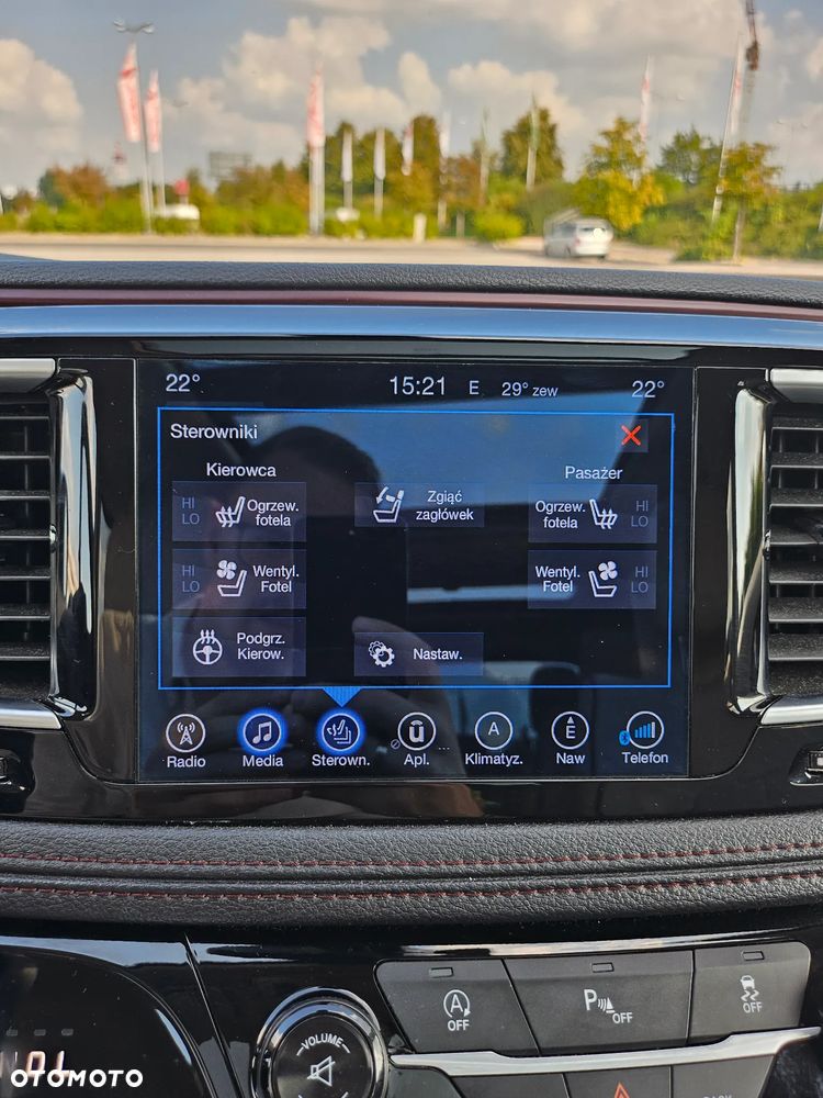 Chrysler Pacifica - 19