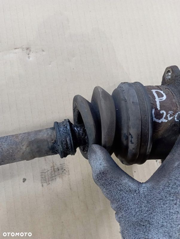 MITSUBISHI L200 2.5 TD PÓŁOŚ PRAWA PRZÓD PRZEDNIA - 2