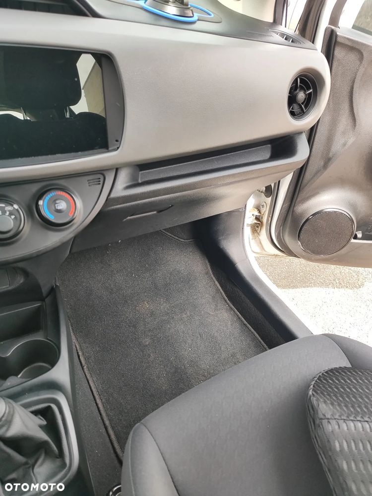 Toyota Yaris 1.5 Active - 11