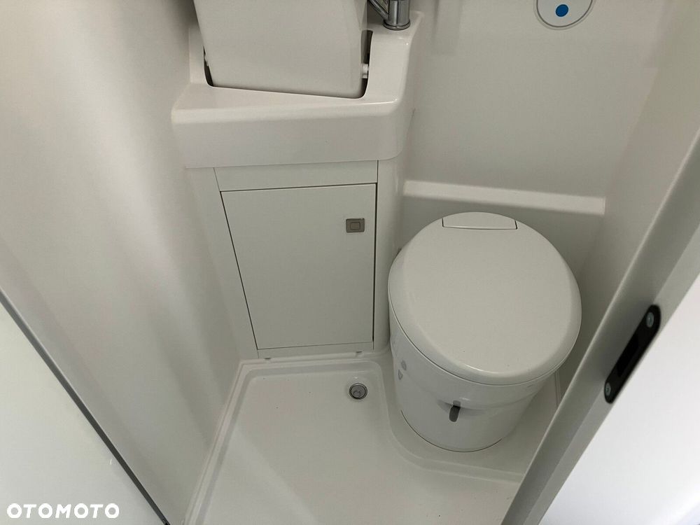 Volkswagen Grand California Grand California 600 silnik: 2,0 l TDI EU6 SCR BlueMotion Technology 130 kW skrzynia biegów: Przedni napęd automatyczna 8-biegowa rozstaw osi: 3640 mm - 28