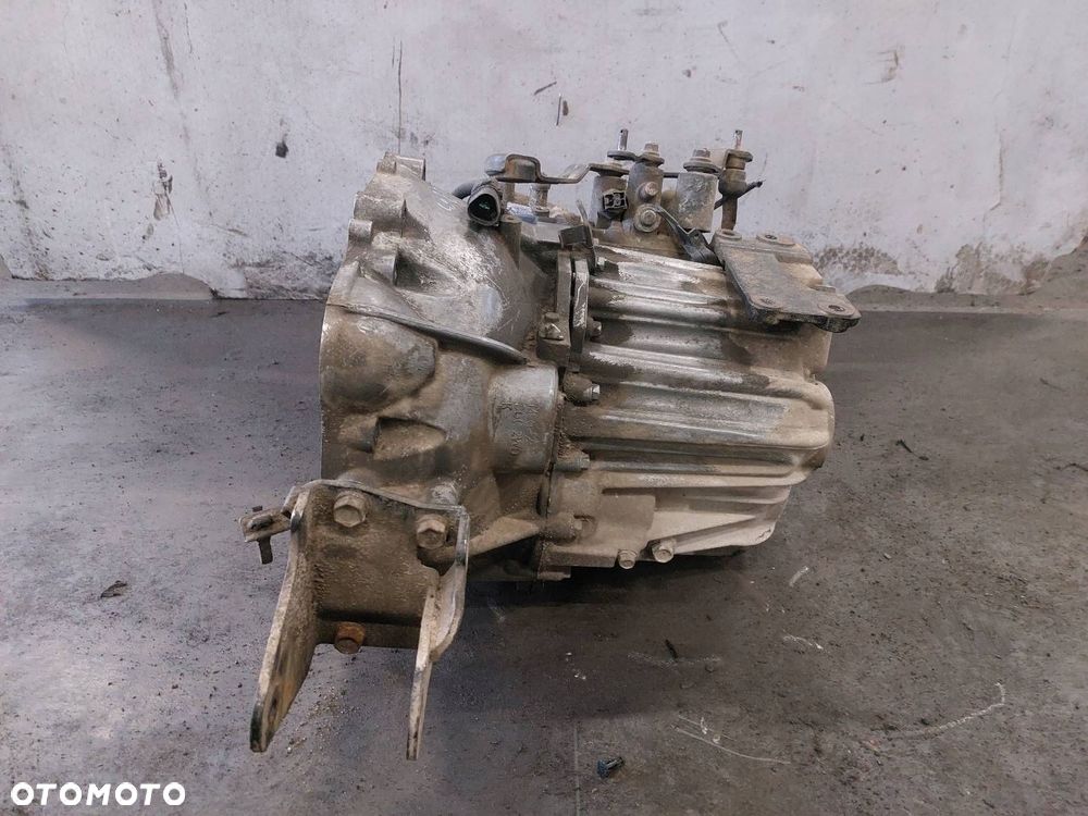 SKRZYNIA BIEGÓW KIA CARENS III SKRZYNIA S620JC 2.0 CRDI - 4