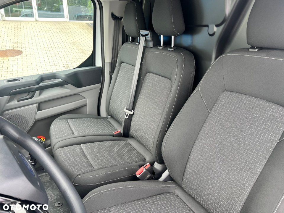 Ford Transit Custom - 13