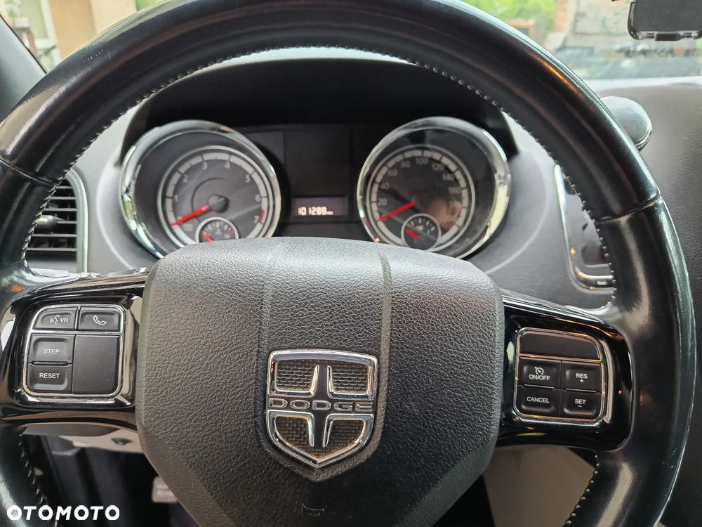 Dodge Grand Caravan - 27