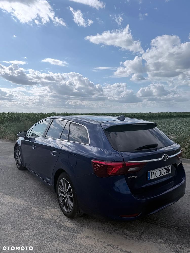 Toyota Avensis 1.8 Premium MS - 3