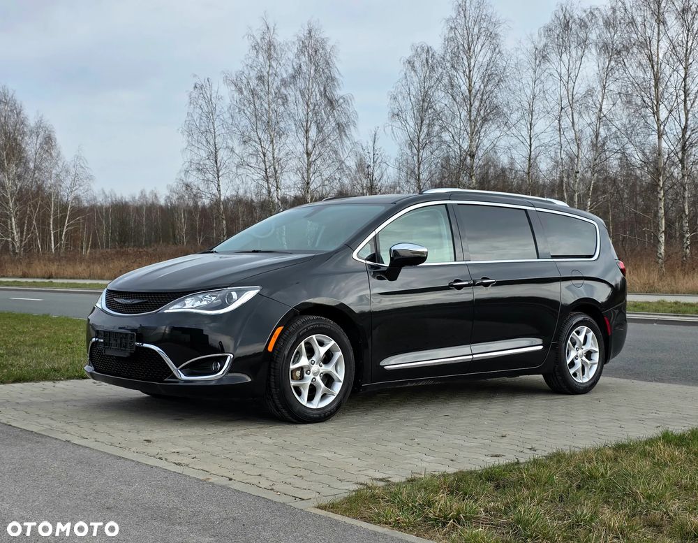 Chrysler Pacifica - 8