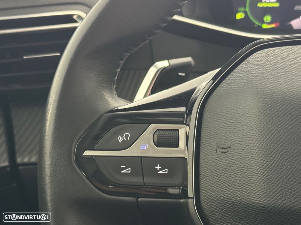 Peugeot 2008 1.2 PureTech Allure EAT8 - 21
