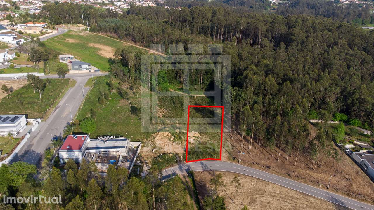 Terreno Urbano com 1 200 m2 em Souto, Santa Maria da Feira - Grande imagem: 3/15