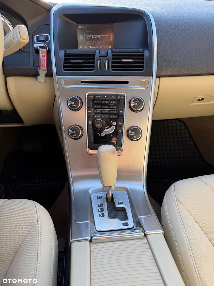 Volvo XC 60 D3 Momentum - 5