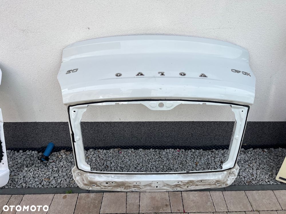 VOLVO XC40 II KLAPA POKRYWA BAGAŻNIKA 2017-2020