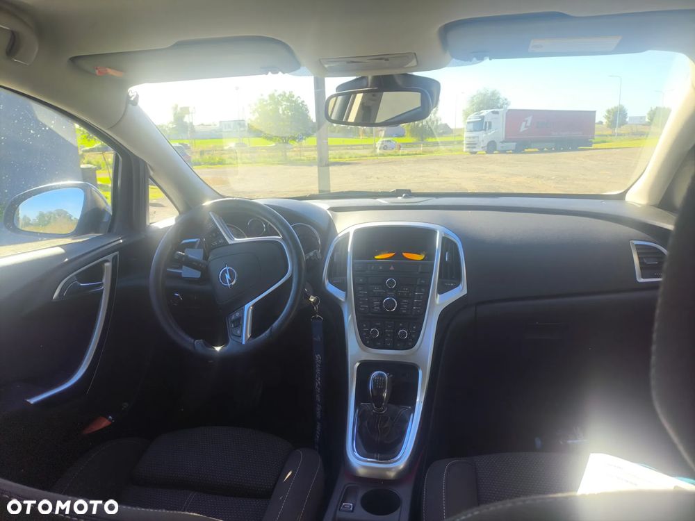 Opel Astra IV 1.4 T Sport - 12