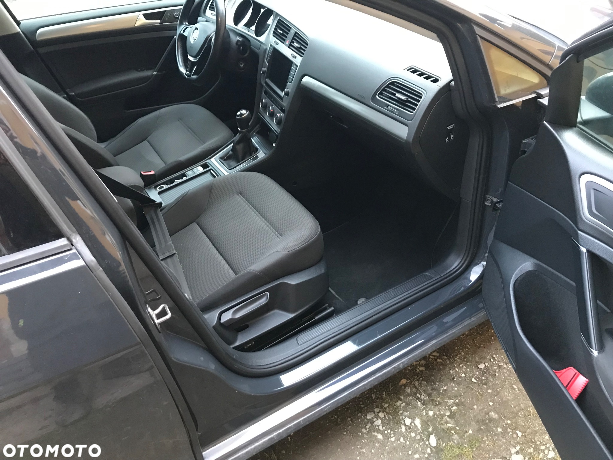 Volkswagen Golf 1.6 TDI BlueMotion Comfortline - 14
