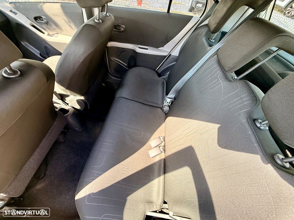 Toyota Yaris 1.0 VVT-i Sol AC+VSC - 19
