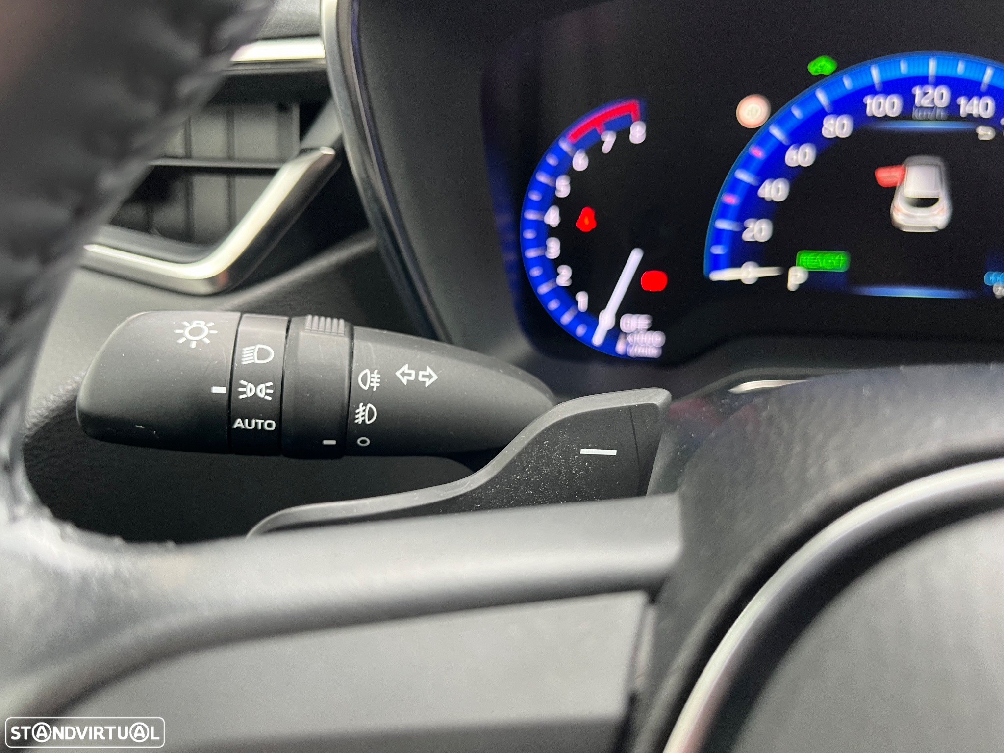 Toyota Corolla 2.0 Hybrid Luxury Black - 31
