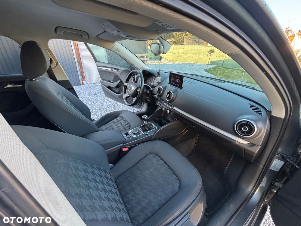 Audi A3 Sportback 2.0 TDI Ambiente - 8