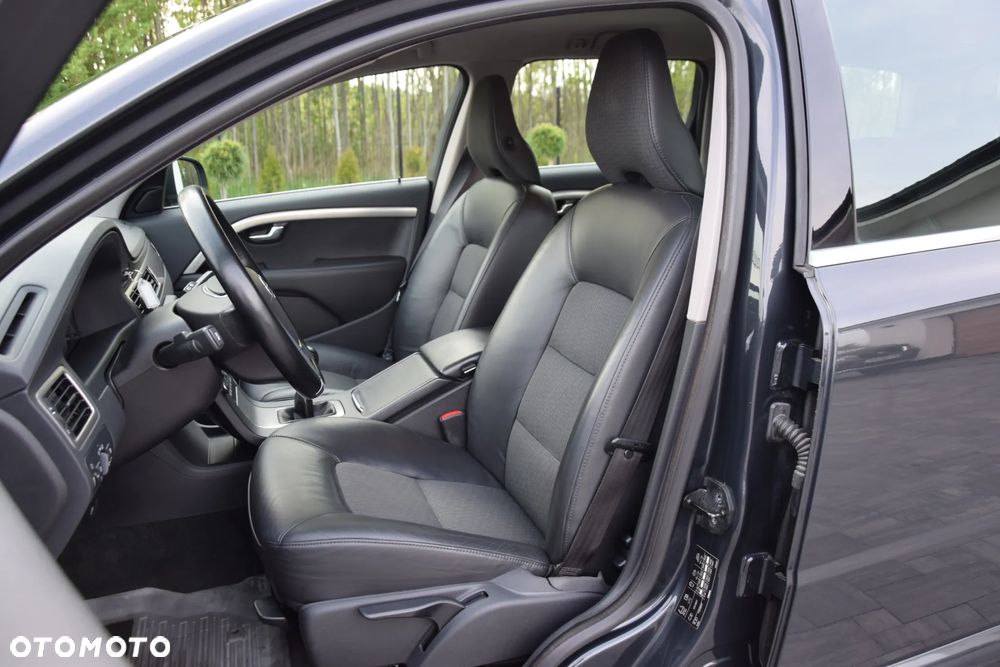 Volvo V70 2.5T Momentum - 7