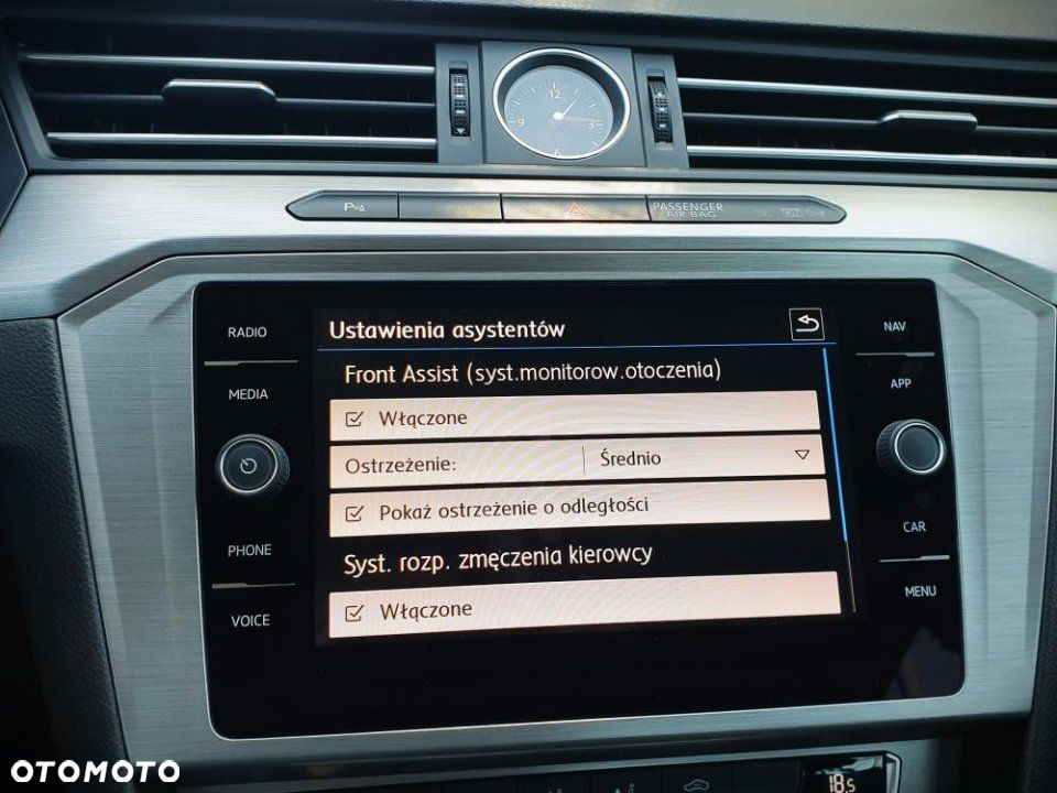 Volkswagen Passat - 21