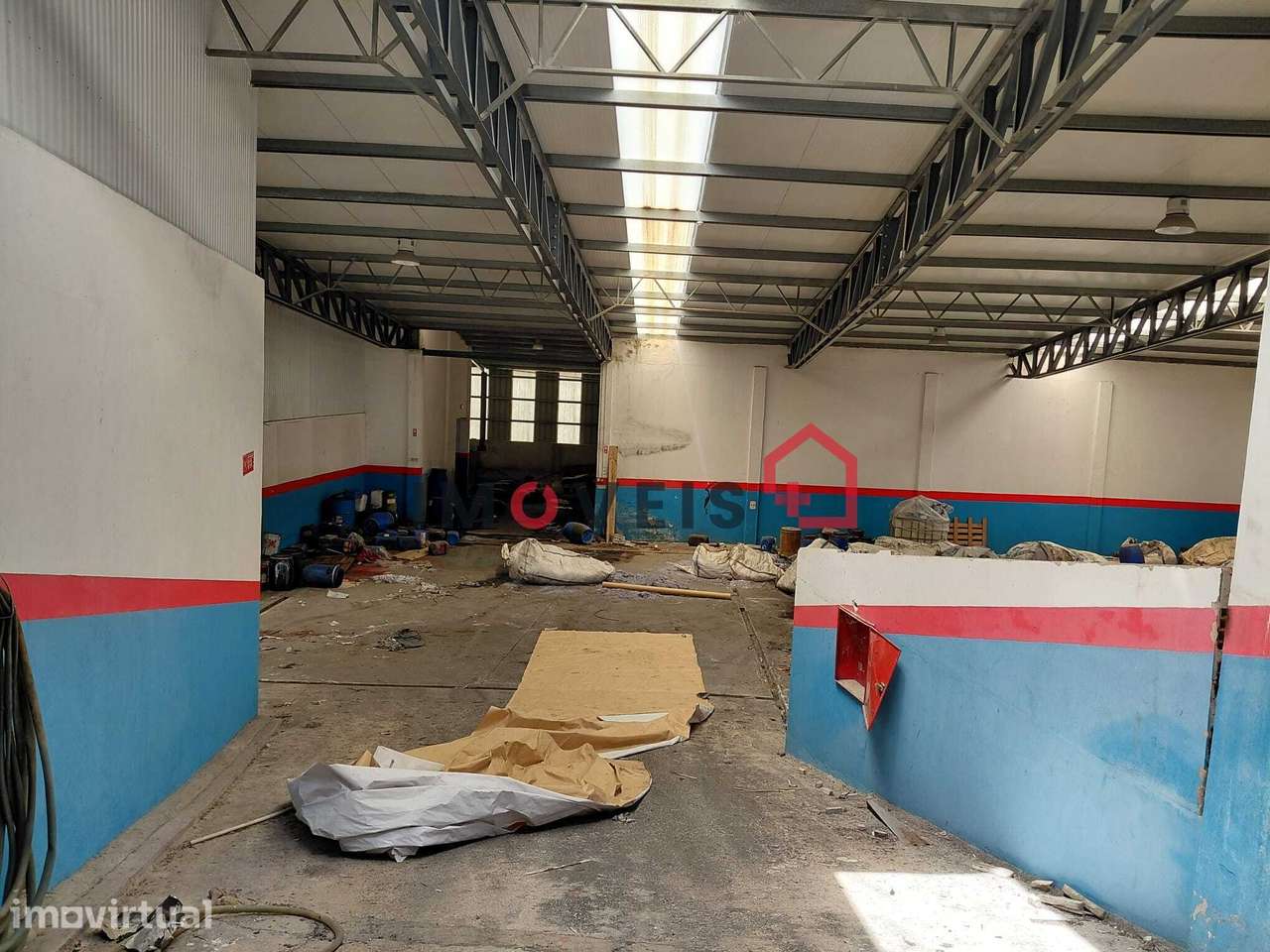 Armazém para reconstrução em zona calma!!! - Grande imagem: 2/9
