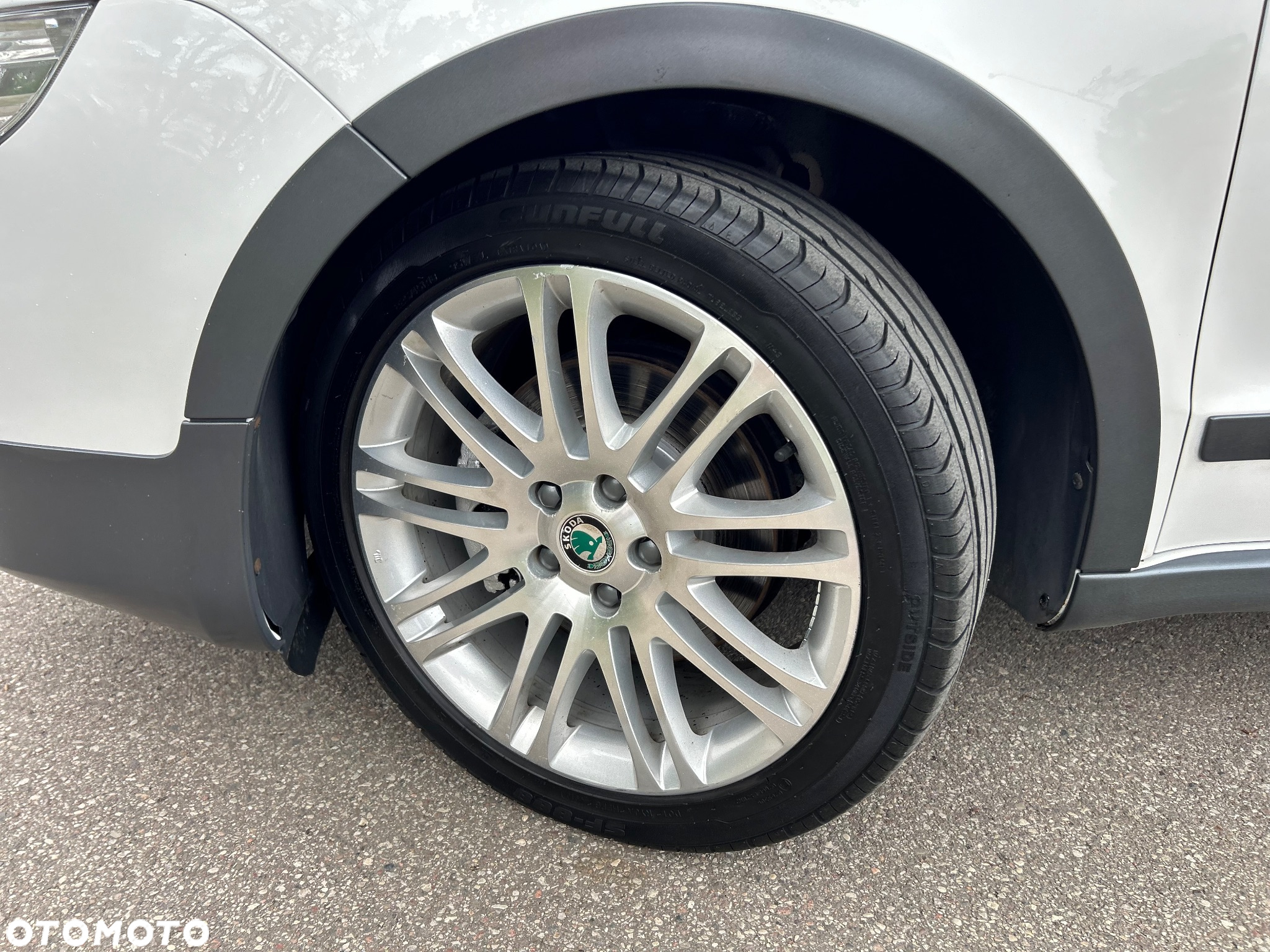 Skoda Superb Combi 2.0 TDI 4x4 DSG AllDrive - 14
