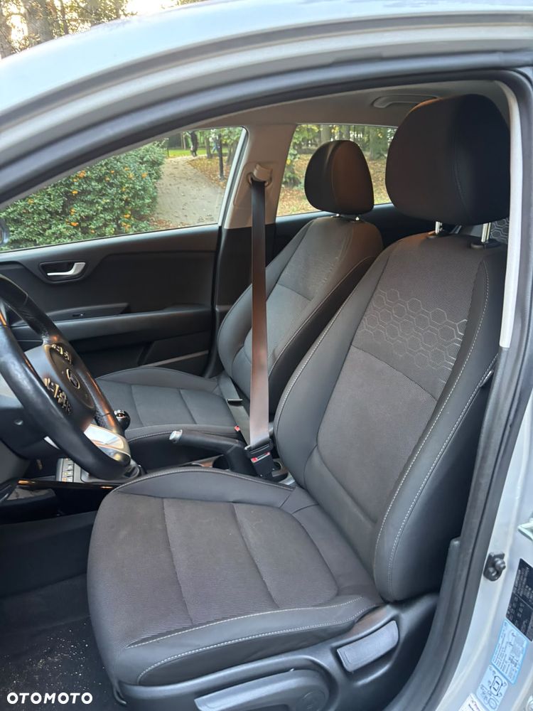 Kia Rio - 13