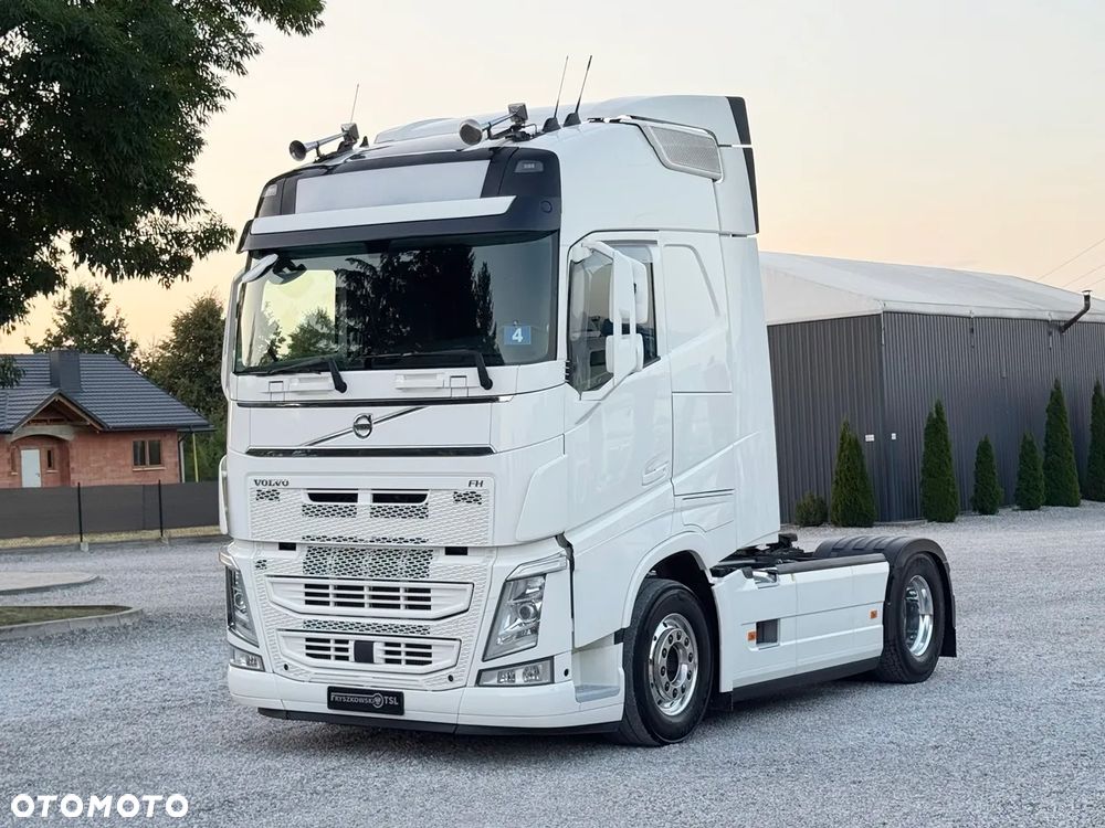 Volvo FH 500 / CAŁE NA PODUCHACH /TELEWIZOR/ACC /  KLIMA POSTOJOWA / XENON / NAVIGACJA / Z NIEMIEC